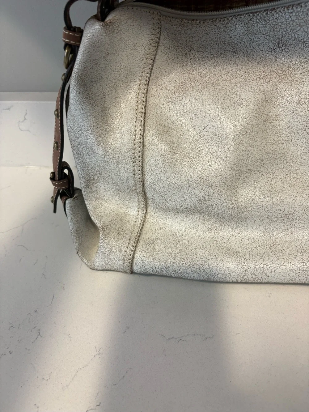 white crackle distressed leather Hype Shoulder Bag